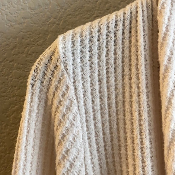 🎉SALE🎉 ANTHROPOLOGIE Akemi + Kim Waffle Knit Wrap Top XS - Picture 5 of 16